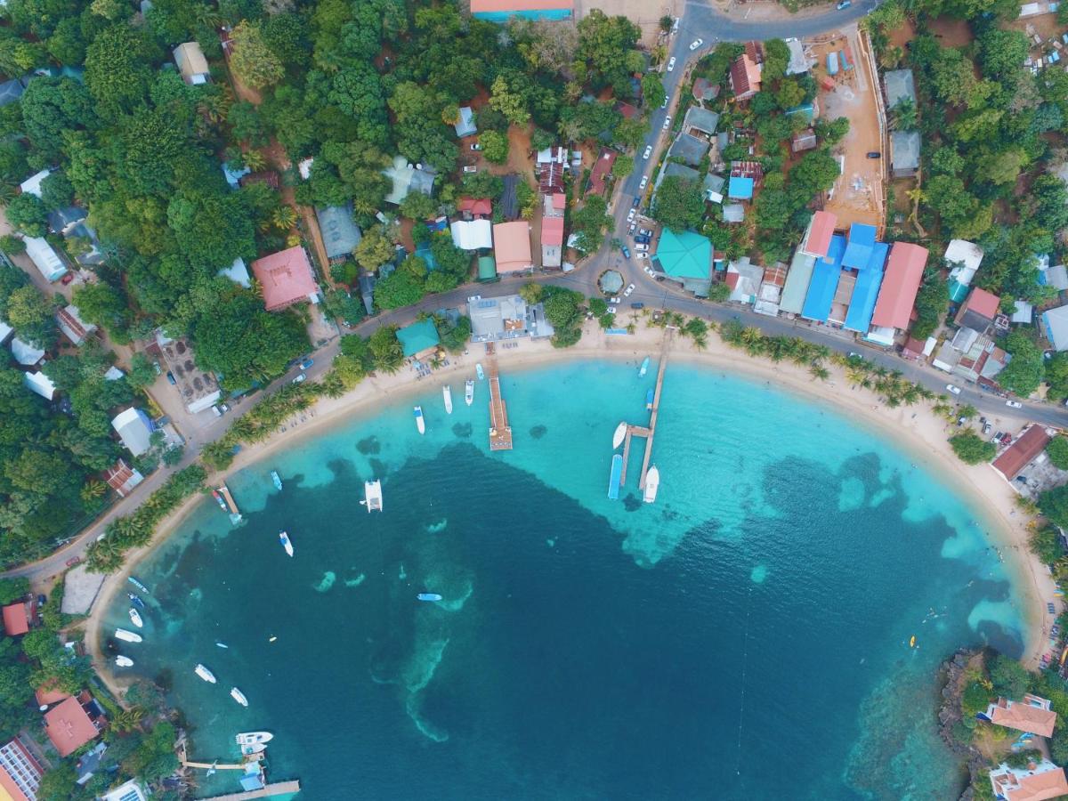 HOTELES EN ROATÁN  THE BEACH HOUSE rediscover paradise